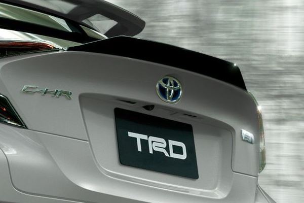 สปอยเลอร์หลัง TRD / TRD Trunk Lid Spoiler