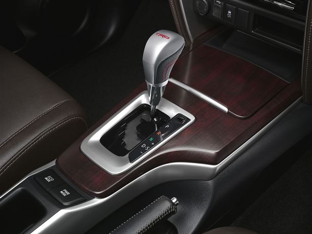 หัวเกียร์ TRD (เกียร์อัตโนมัติ) / TRD Shift Knob (AT)