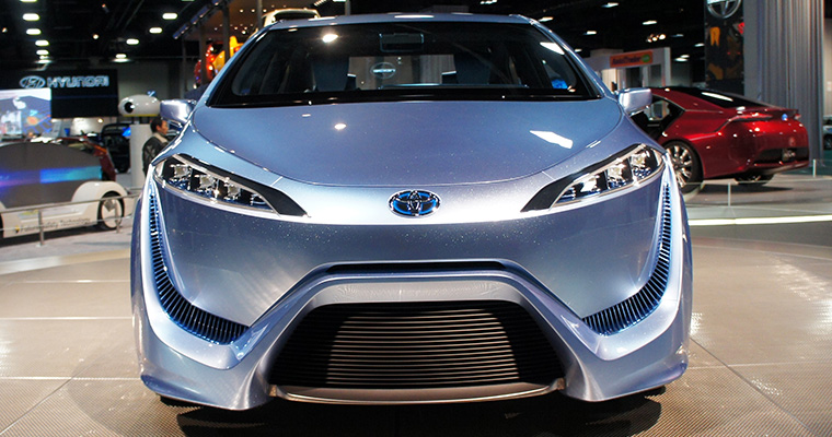 Toyota FCV-R รถ Fuel Cell ราคาไม่น่าเชื่อ