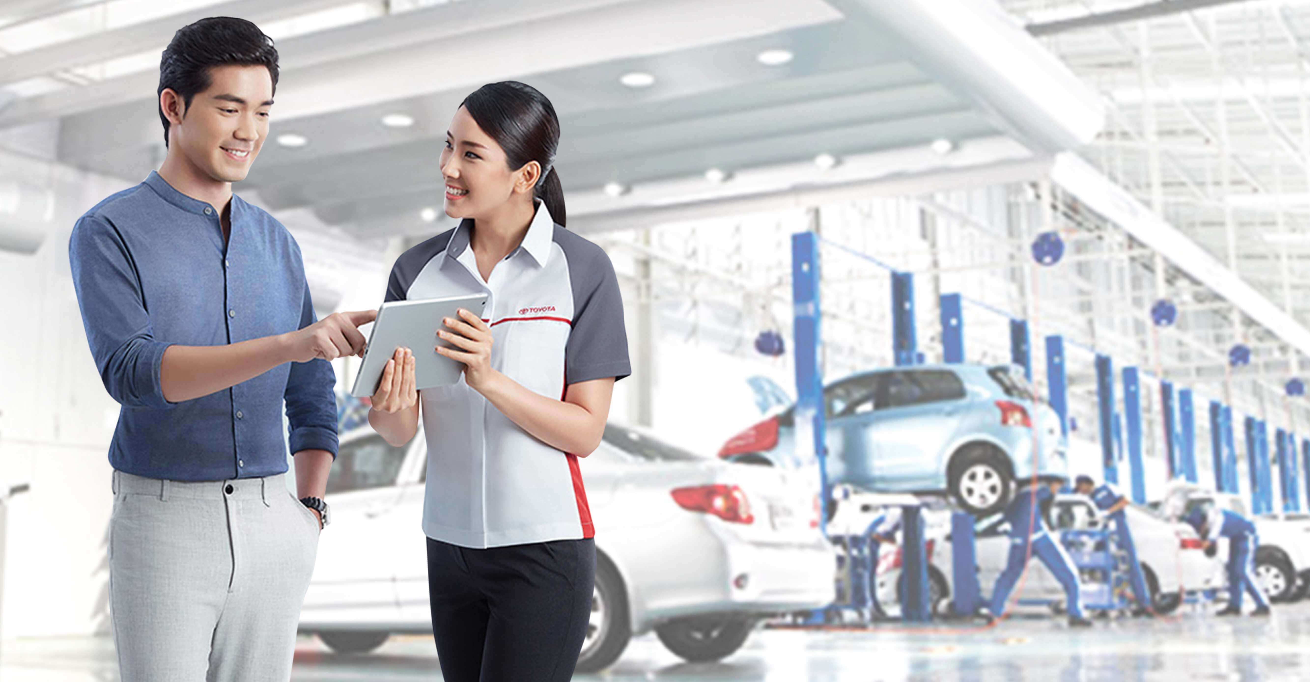 พนักงานรับรถ (Service Advisor)